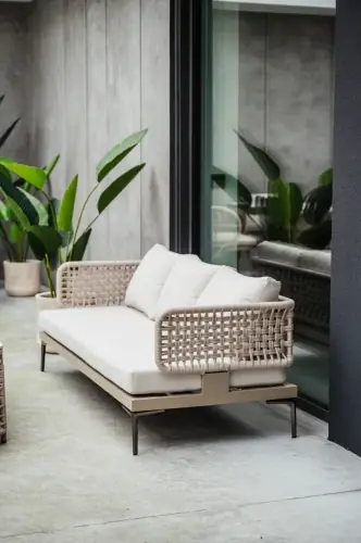 Sofa aluminiowa trzyosobowa Tiziano szampańska | Monnarita Do wyczerpania zapasów